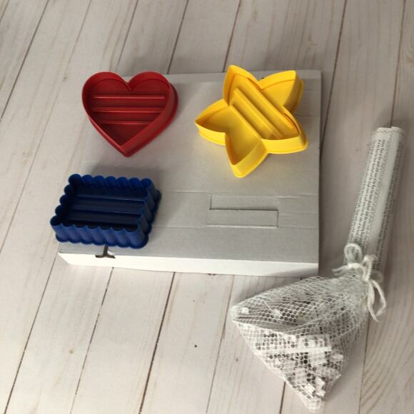 Williams Sonoma "Message in a Cookie" Cookie Cutter Set New in Box - Picture 4 of 6